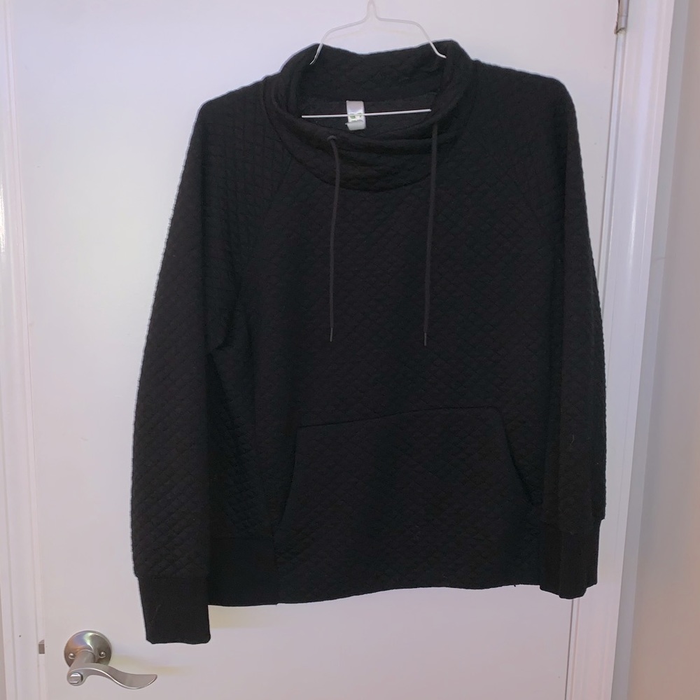Quilted Black Sweatshirt
